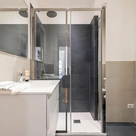 Grecale Flexyrent Apt. Ac, Parking, Close To 아파트